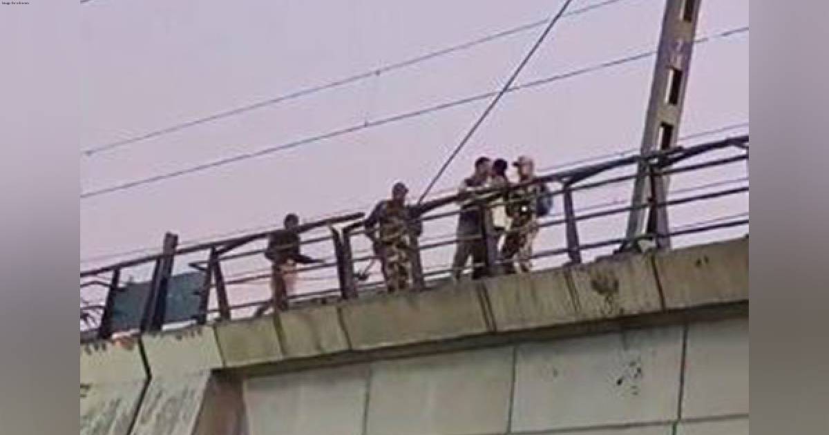 Delhi Metro: CISF personnel saves woman attempting suicide